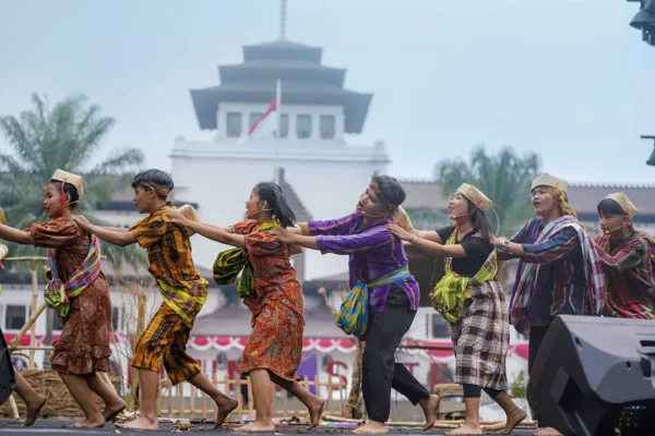 Panduan Lengkap Festival Permainan Rakyat Tradisional: Menikmati Lomba Tradisional, Aktivitas Edukatif, Demonstrasi Permainan Klasik, Workshop Budaya, Pertunjukan Seni, Kompetisi Permainan Rakyat, dan Pengalaman Seru di Festival Permainan Rakyat Tradisional Terpopuler